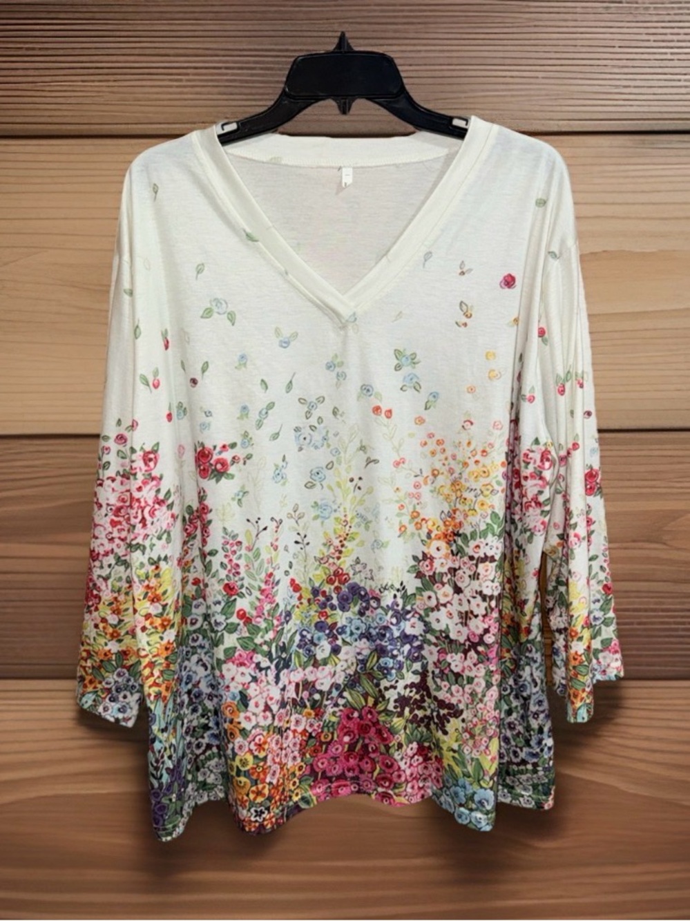 Floral V-Neck Tunic Women’s Top - White Multi - 3XL - EC